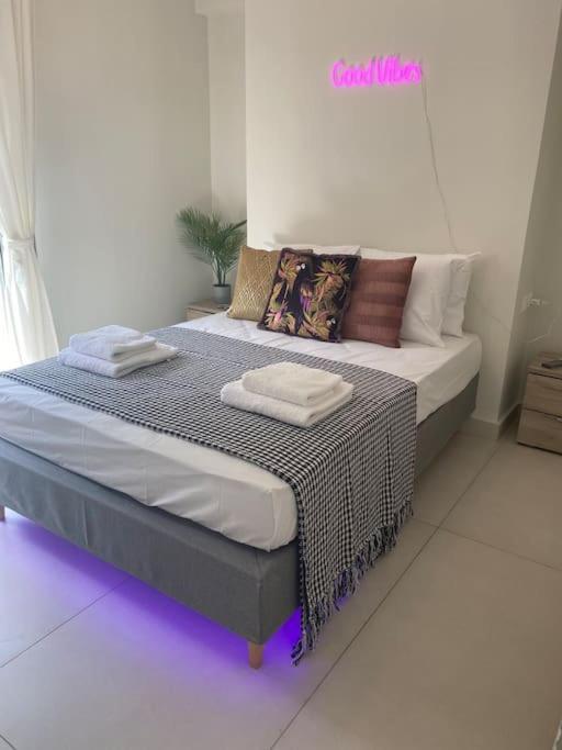 New 2Bd Aprt With Shared Rooftop Pool D3 Athen Exterior foto