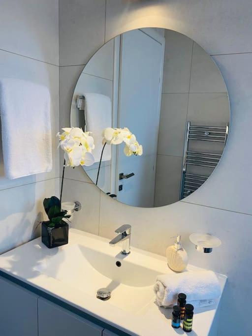 New 2Bd Aprt With Shared Rooftop Pool D3 Athen Exterior foto
